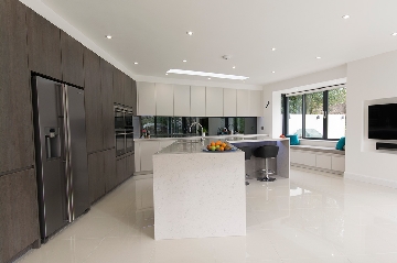 Luxury Handleless Kitchen