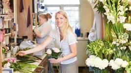 How to Create a Stunning Seasonal Bouquet for Any Occasion