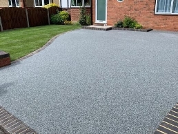 https://www.drivewaysrotherham.com/ website