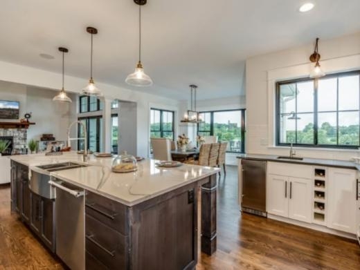 https://bradentonkitchenremodels.com/ website