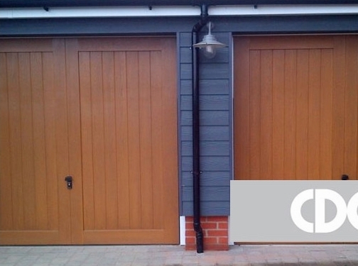 https://www.cdcgaragedoors.co.uk/ website